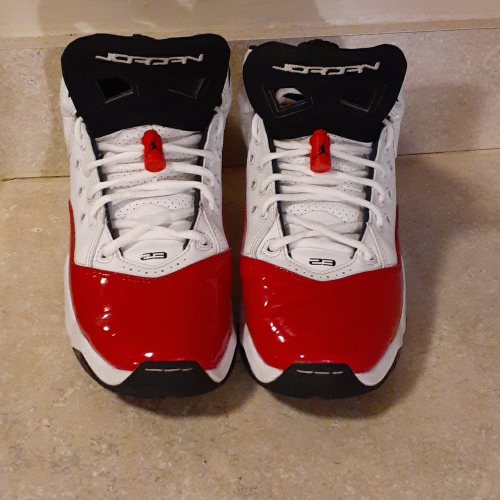 Beloyal Jordan shoes